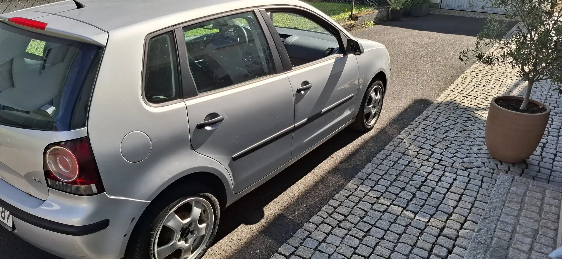 Volkswagen Polo 9n - 2