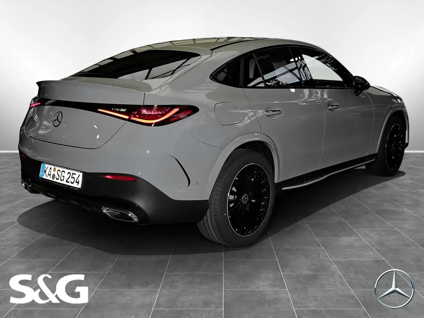 Mercedes-Benz GLC 300 4M Coupé AMG Night+MBUX+360+Pano+AHK+HUD Grey - 2