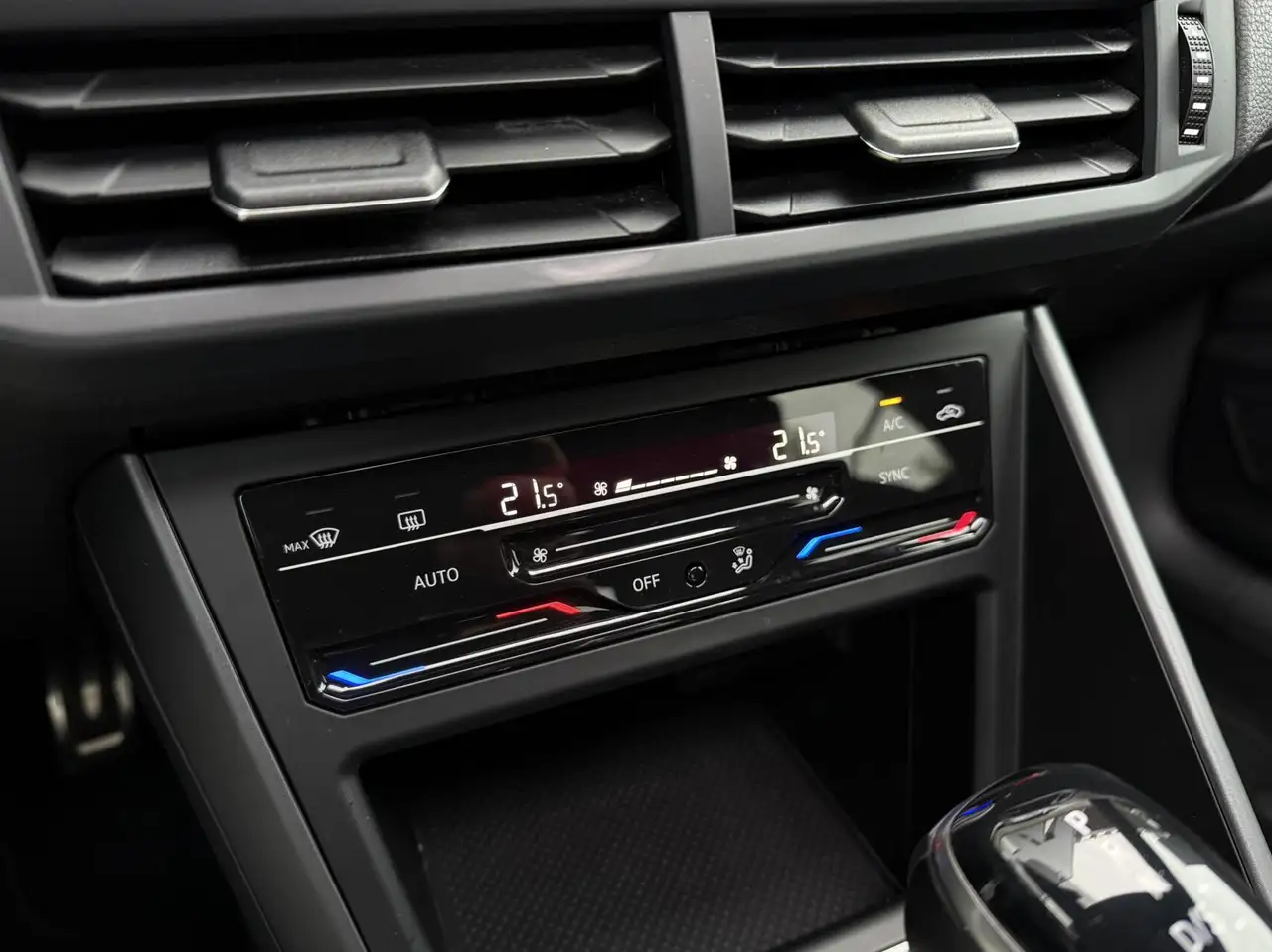 Volkswagen Taigo 1.0 TSI R-Line Panoram dak I.Q Light CarPlay, миниатюра 17
