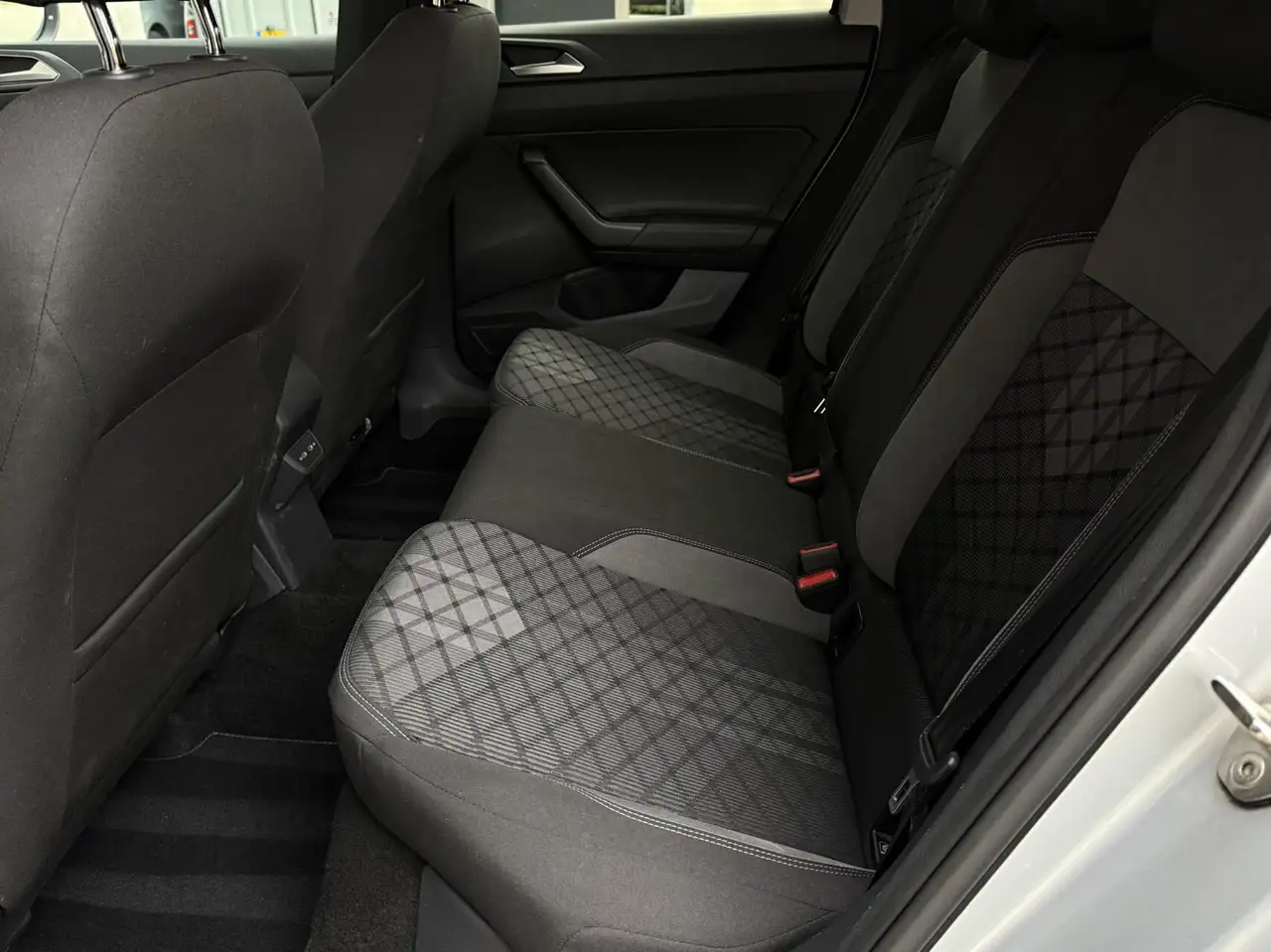 Volkswagen Taigo 1.0 TSI R-Line Panoram dak I.Q Light CarPlay, миниатюра 28