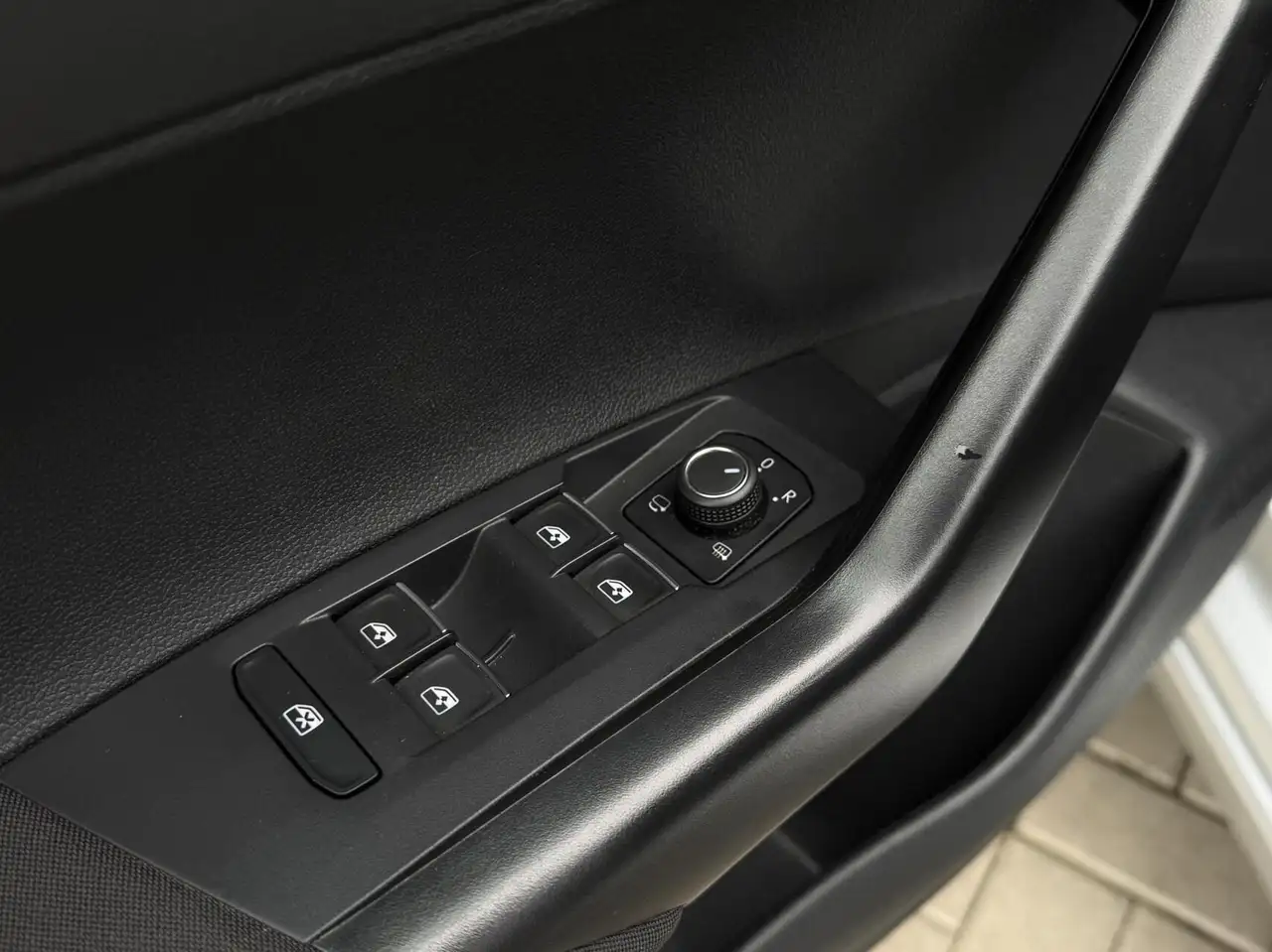 Volkswagen Taigo 1.0 TSI R-Line Panoram dak I.Q Light CarPlay, миниатюра 27