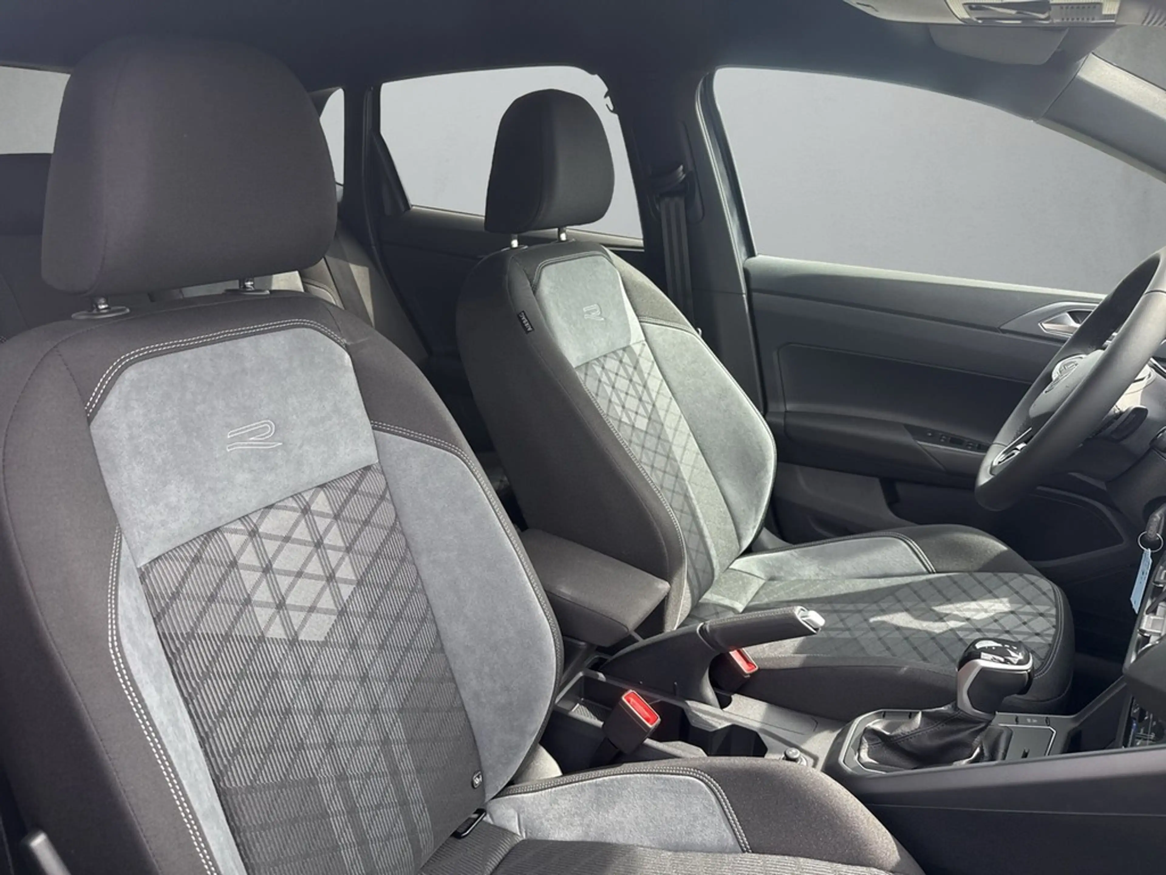 Volkswagen Polo R-Line 1,0 l TSI 85 kW (116 PS) 7-Gang-Doppelku... — photo 13