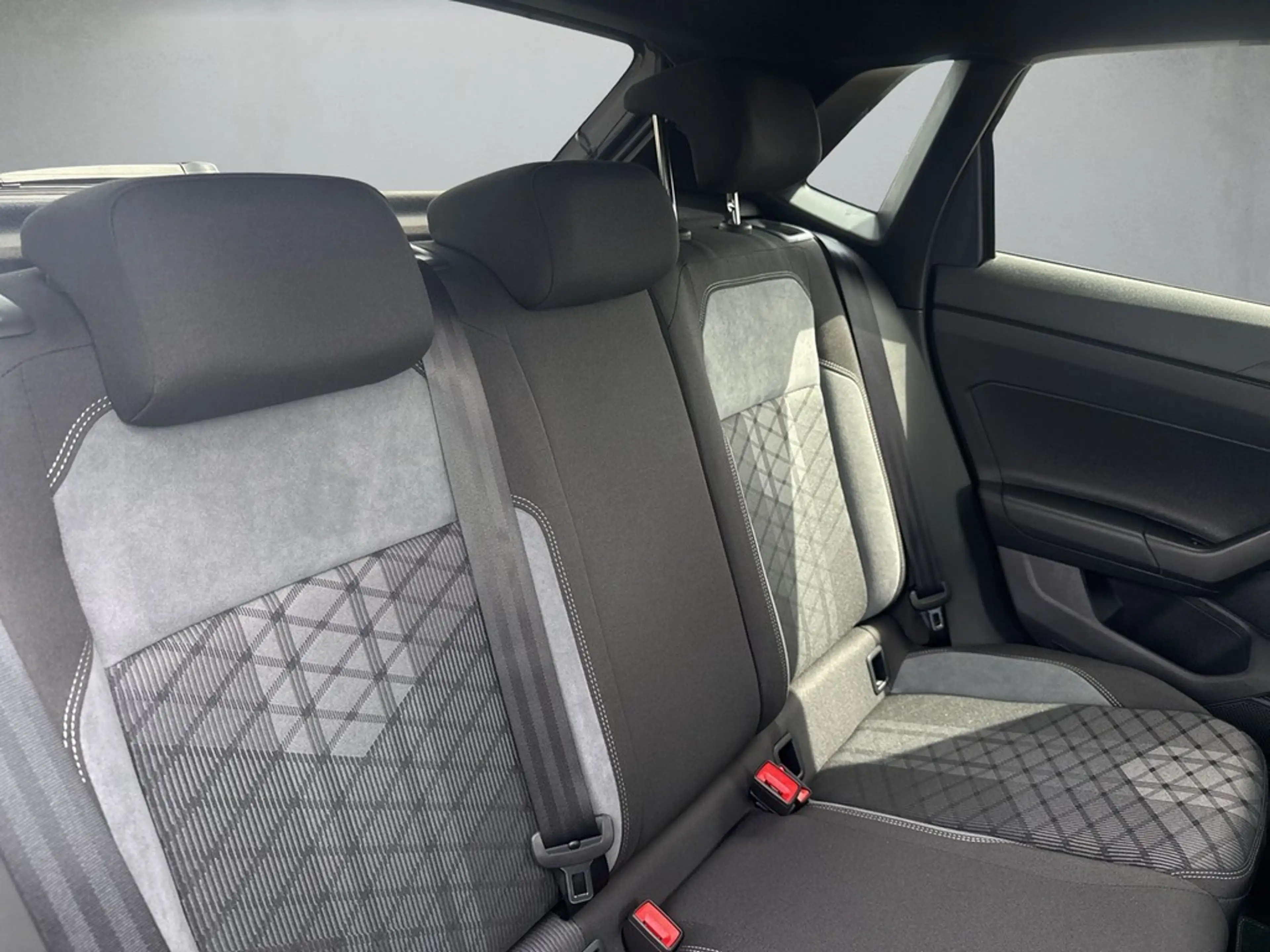 Volkswagen Polo R-Line 1,0 l TSI 85 kW (116 PS) 7-Gang-Doppelku... — photo 12