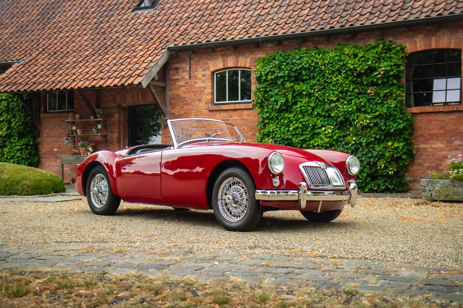 MG MGA 1500 Roadster Rot - 1