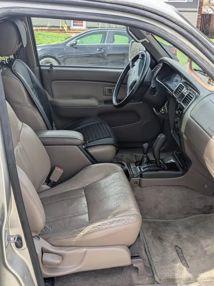Toyota 4-Runner снимка Toyota 4-Runner