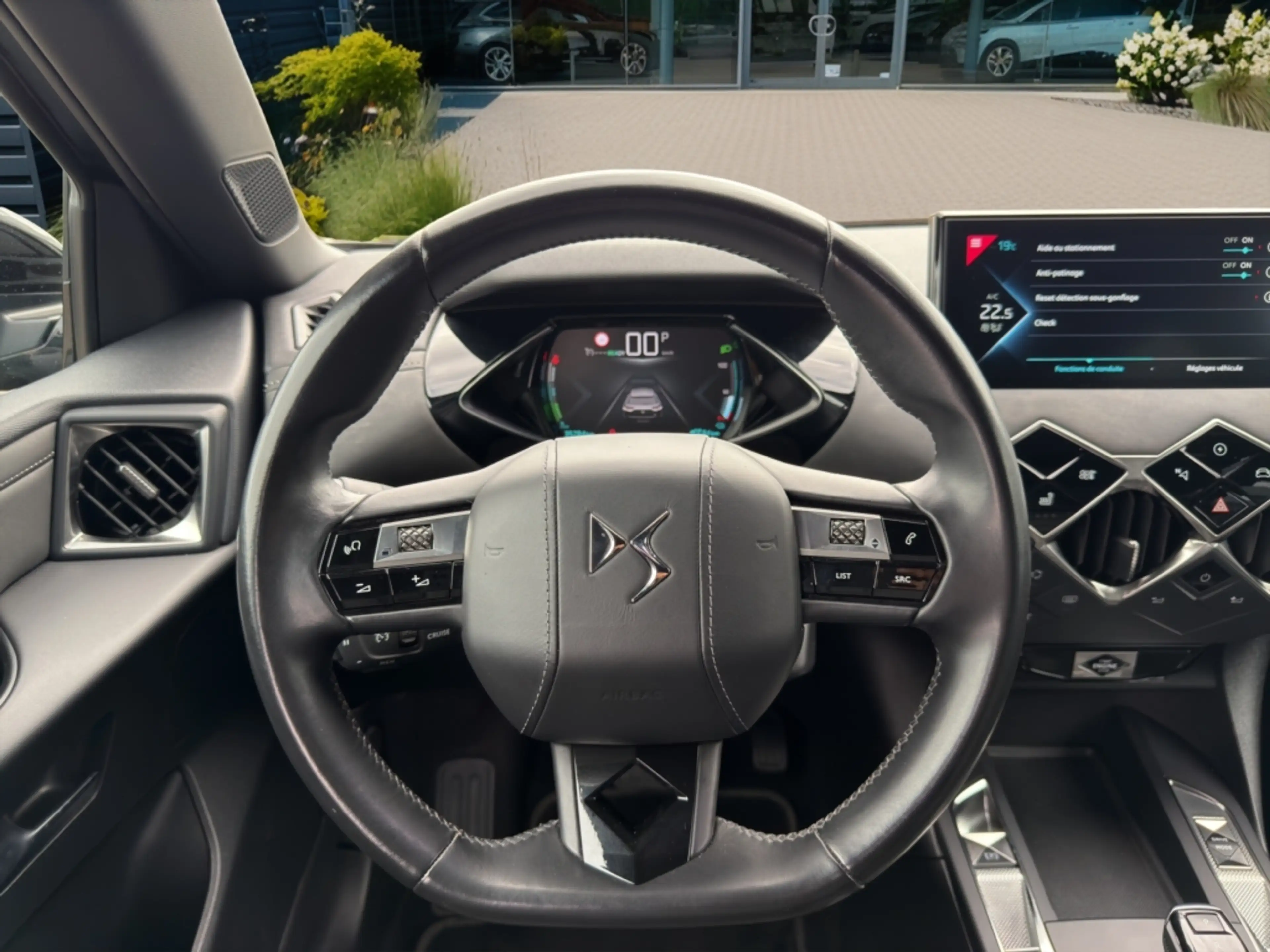 DS Automobiles DS 3 Crossback E-Tense Rivoli 50 kWh SOH 99% — photo 12