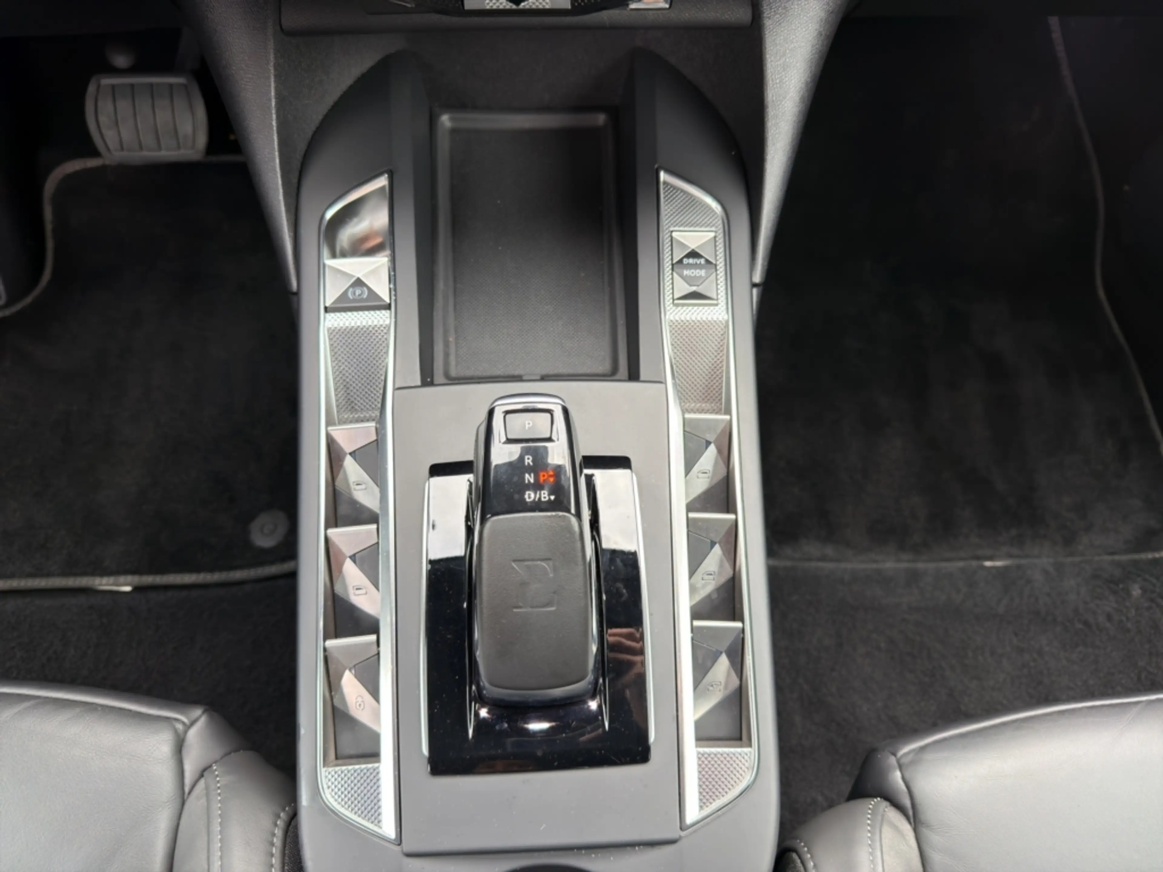DS Automobiles DS 3 Crossback E-Tense Rivoli 50 kWh SOH 99% — photo 14
