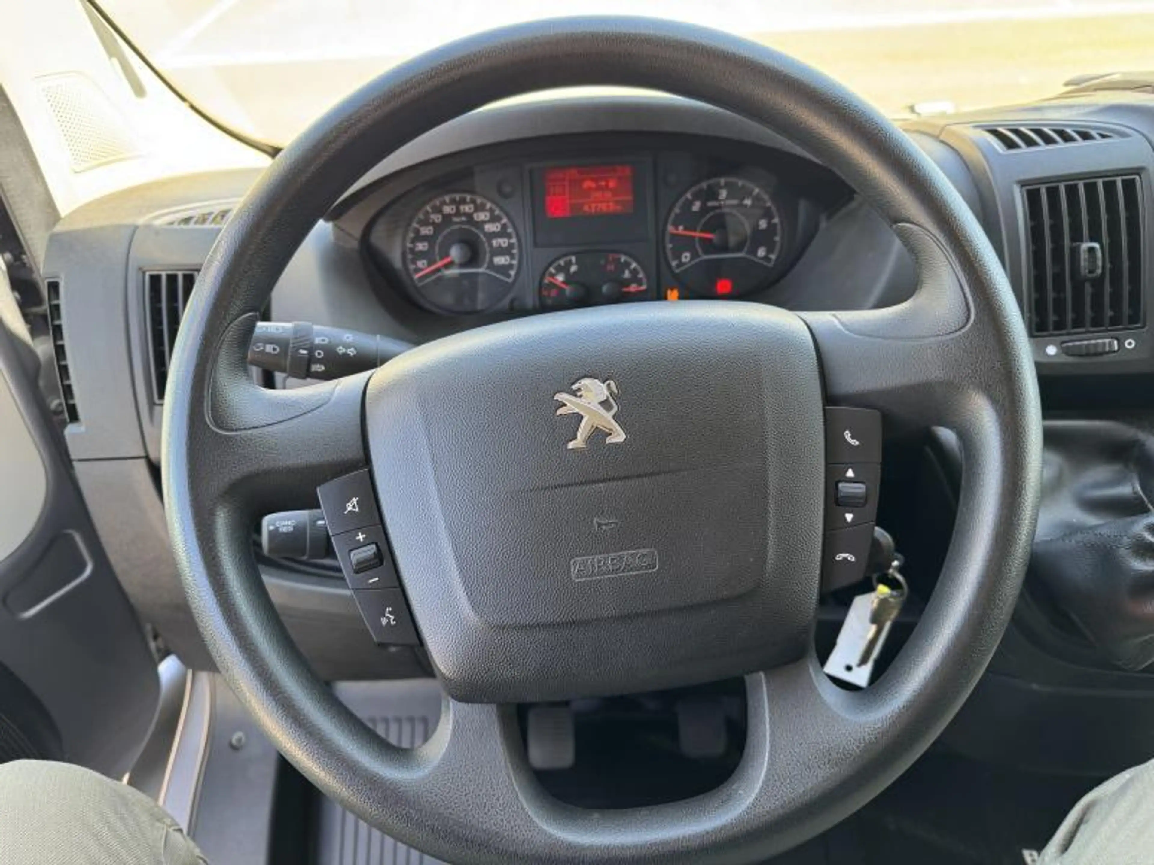 Peugeot Boxer III Asphalt — photo 15
