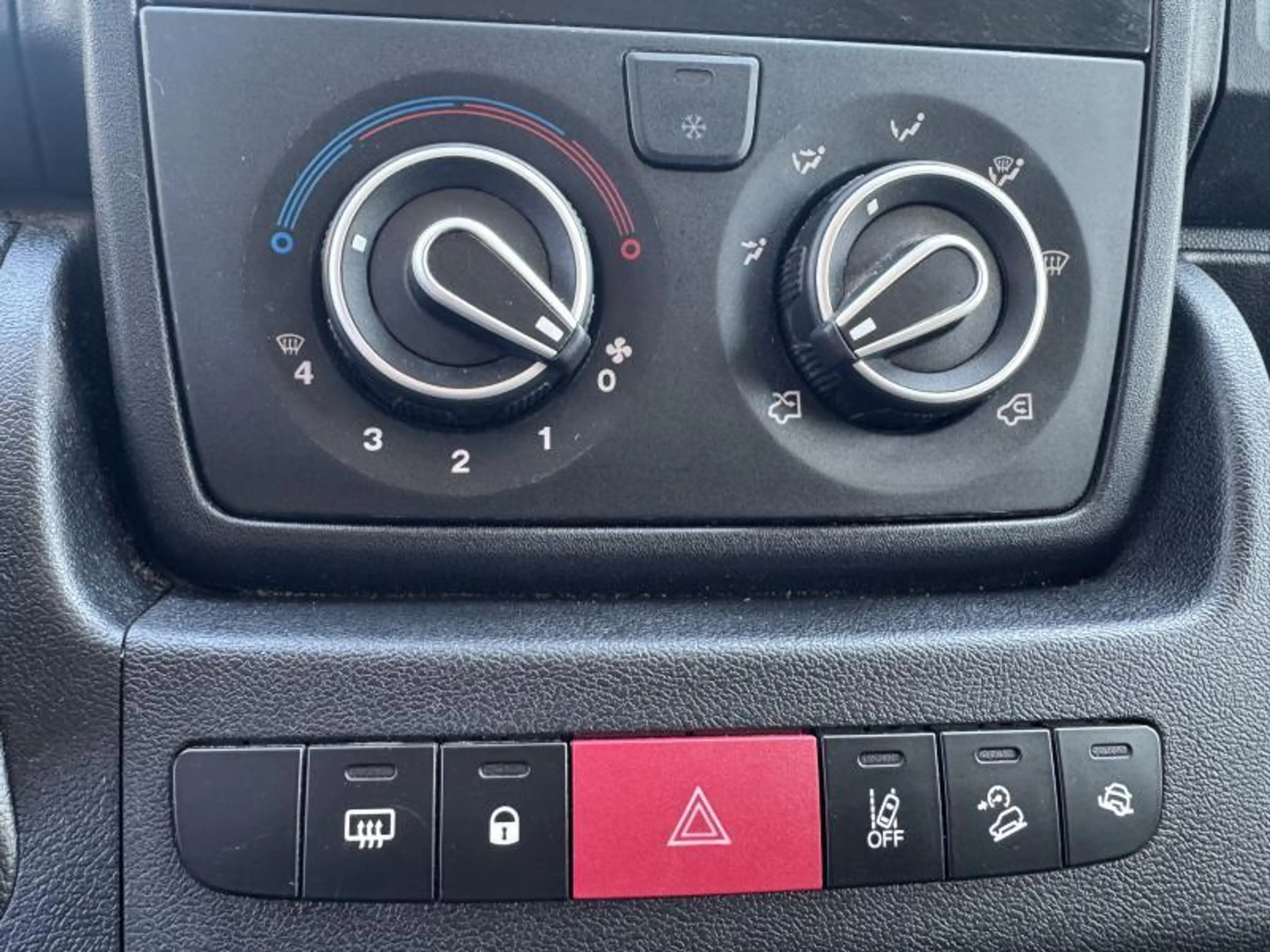 Peugeot Boxer III Asphalt — photo 14