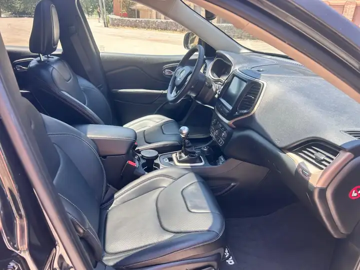 Jeep Cherokee 2.0D Limited 4x4 ADI 2014, foto 5