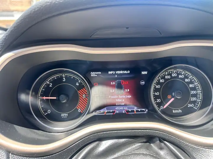 Jeep Cherokee 2.0D Limited 4x4 ADI 2014, foto 27