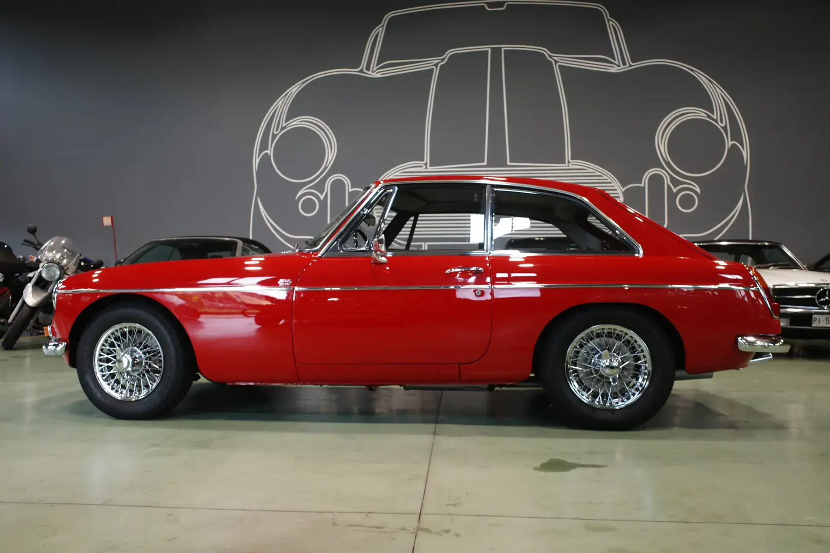 MG MGB GT Rood - 1