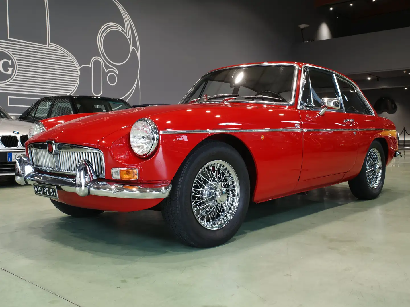 MG MGB GT Rouge - 2