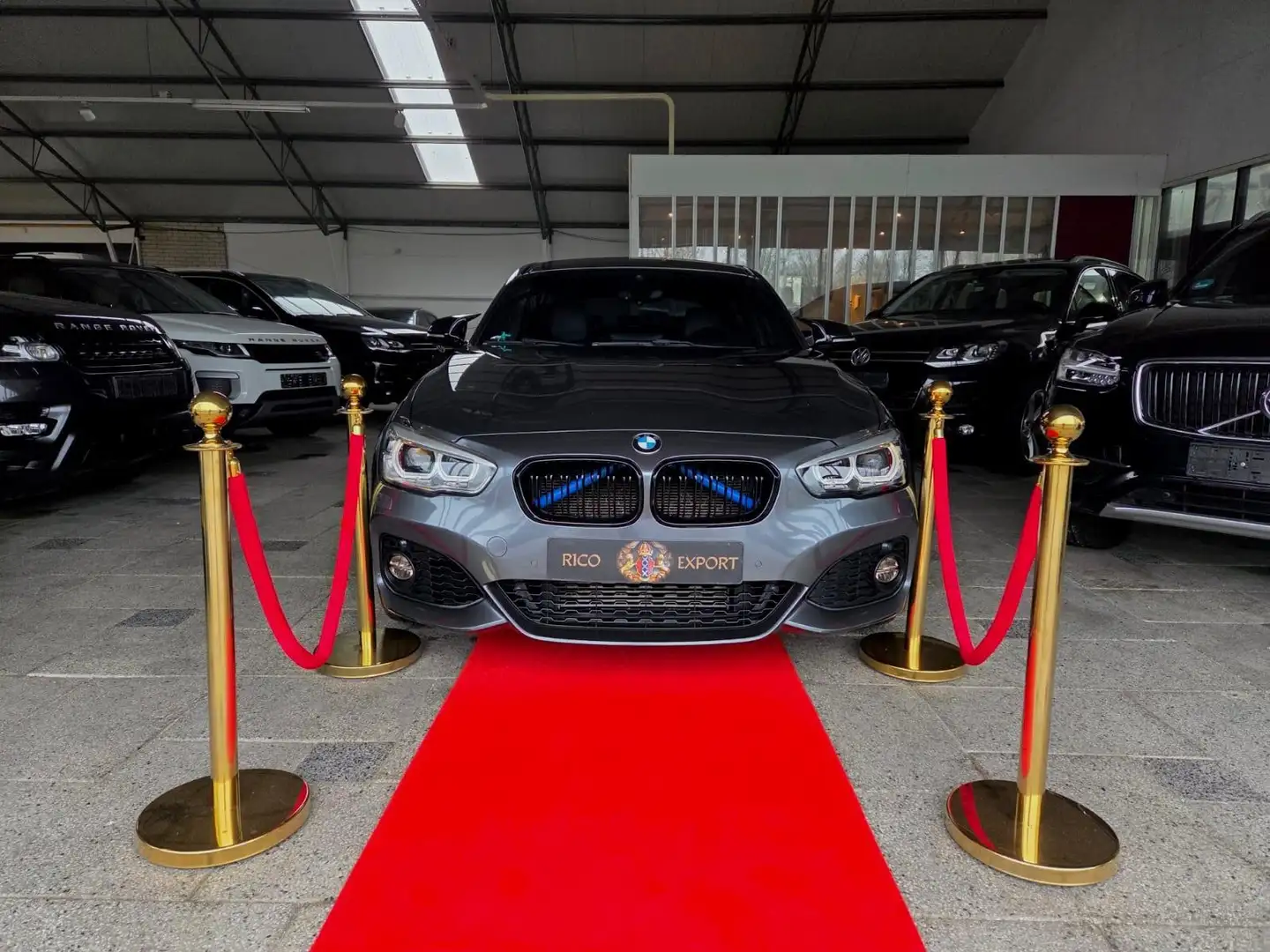 BMW 120 1-serie 120d AUT M-PAKKET 190PK HARMAN FLIPPERS FU Grau - 1