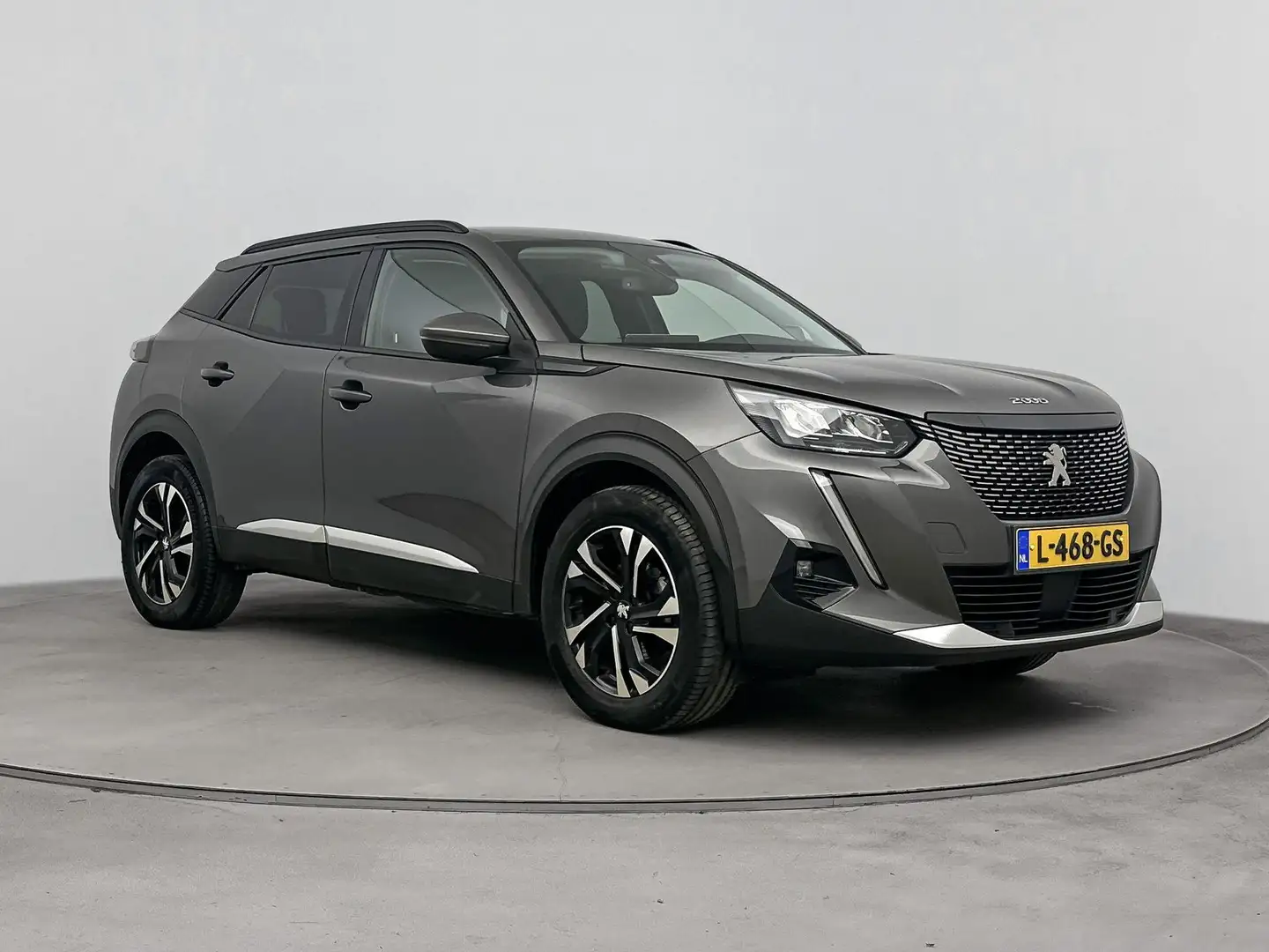 Peugeot 2008 SUV Allure Pack 130pk Automaat | Navigatie | Achte Grau - 2