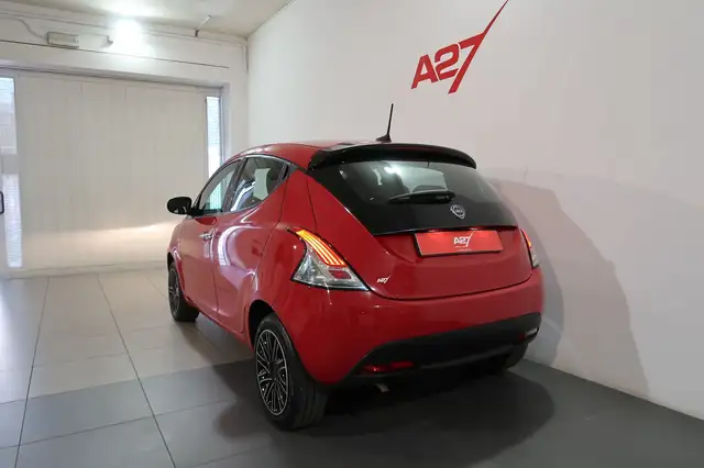 Lancia Ypsilon view 5