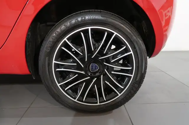 Lancia Ypsilon view 10