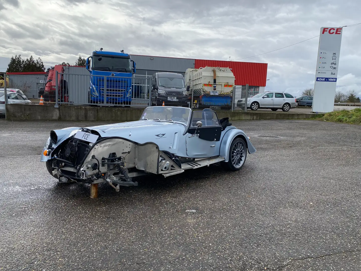 Morgan Plus Six Cabriolet PLUS SIX 3.0i  endommagée Silber - 2