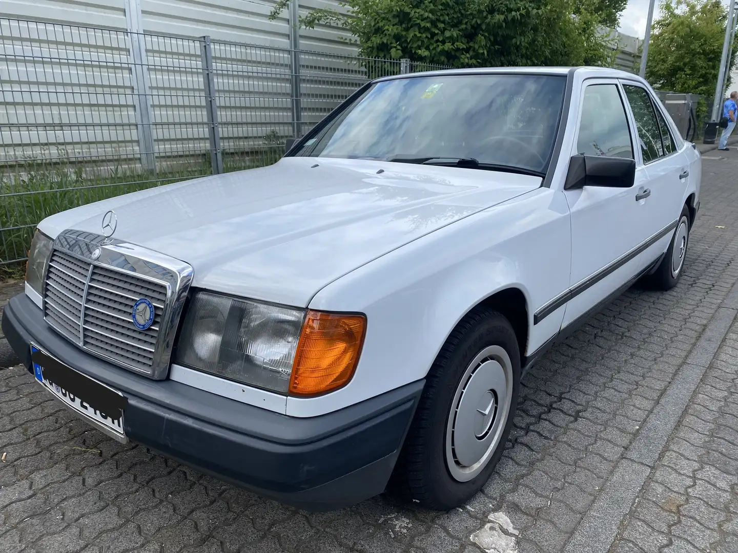 Mercedes-Benz E 230 E-Klasse Weiß - 1