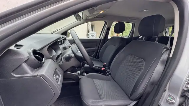 Dacia Duster view 9
