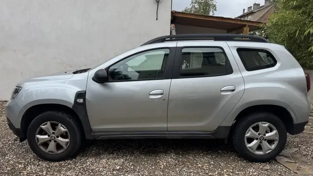 Dacia Duster view 4
