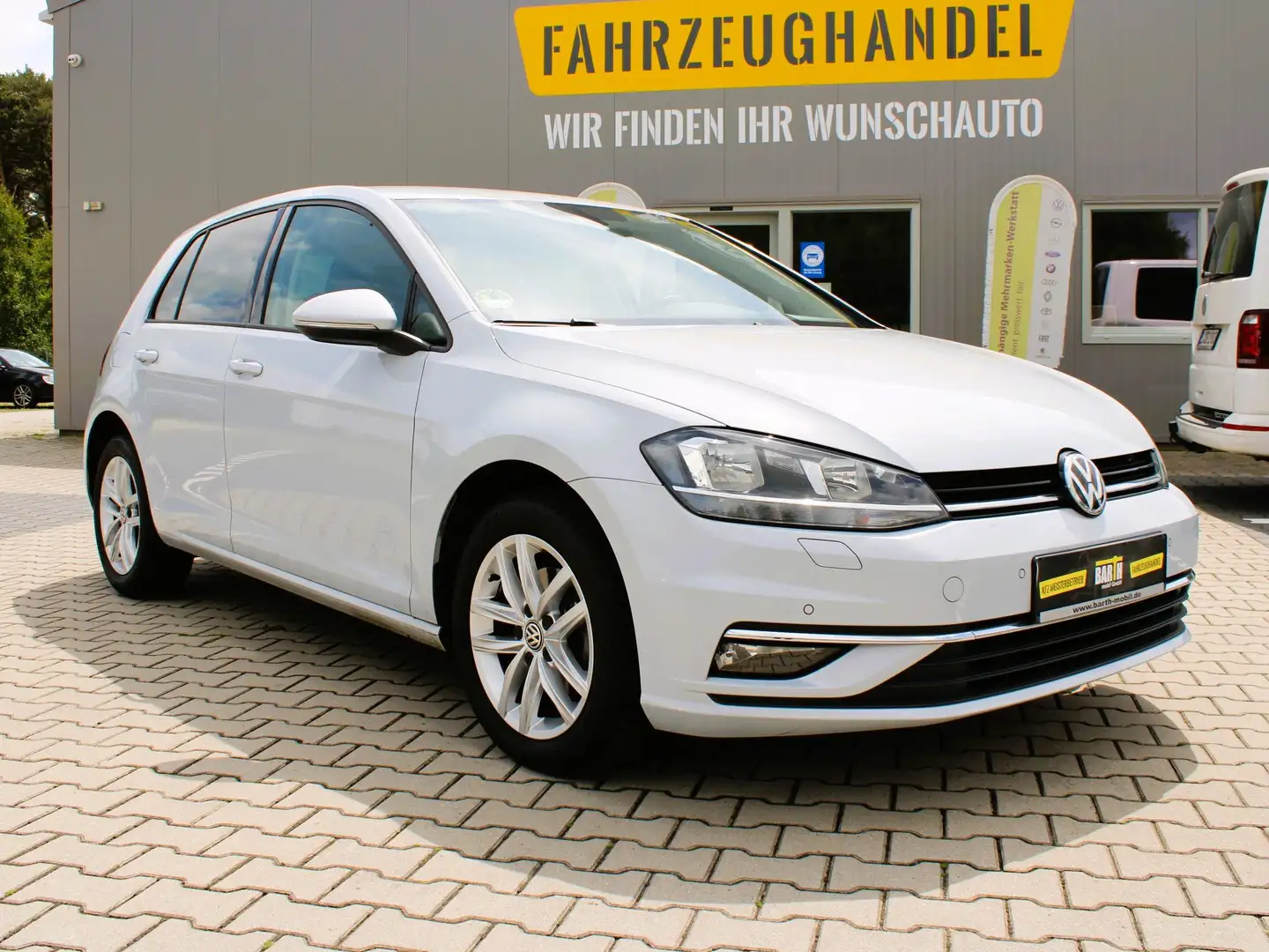 Volkswagen Golf Comfortline BMT/Start-Stopp*NAVI*PDC*KLIMA* Weiß - 2