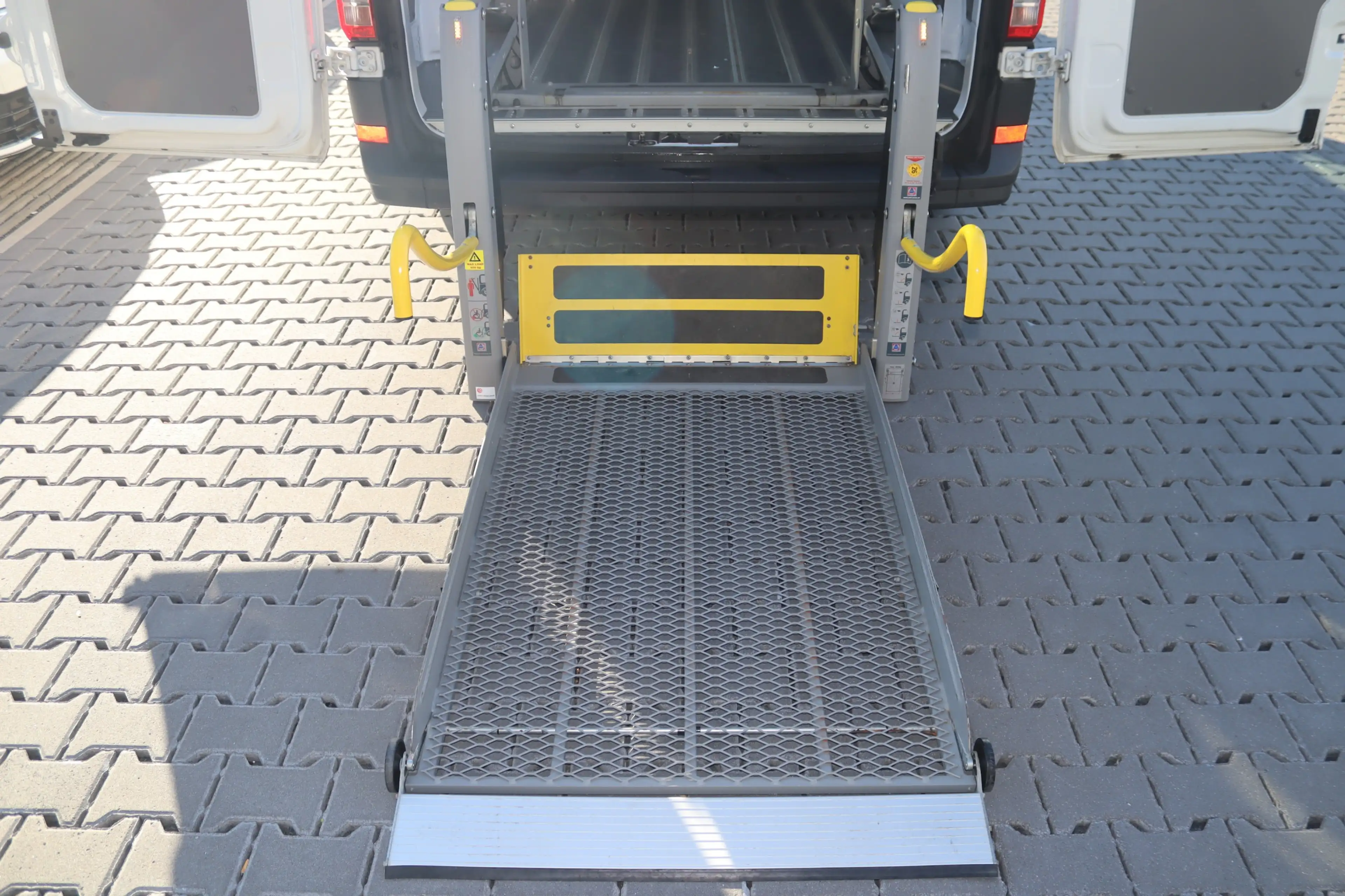 Volkswagen Crafter 35 DSG lang Hochdach-LIFT-9SI.-PDC-APPS- — photo 9