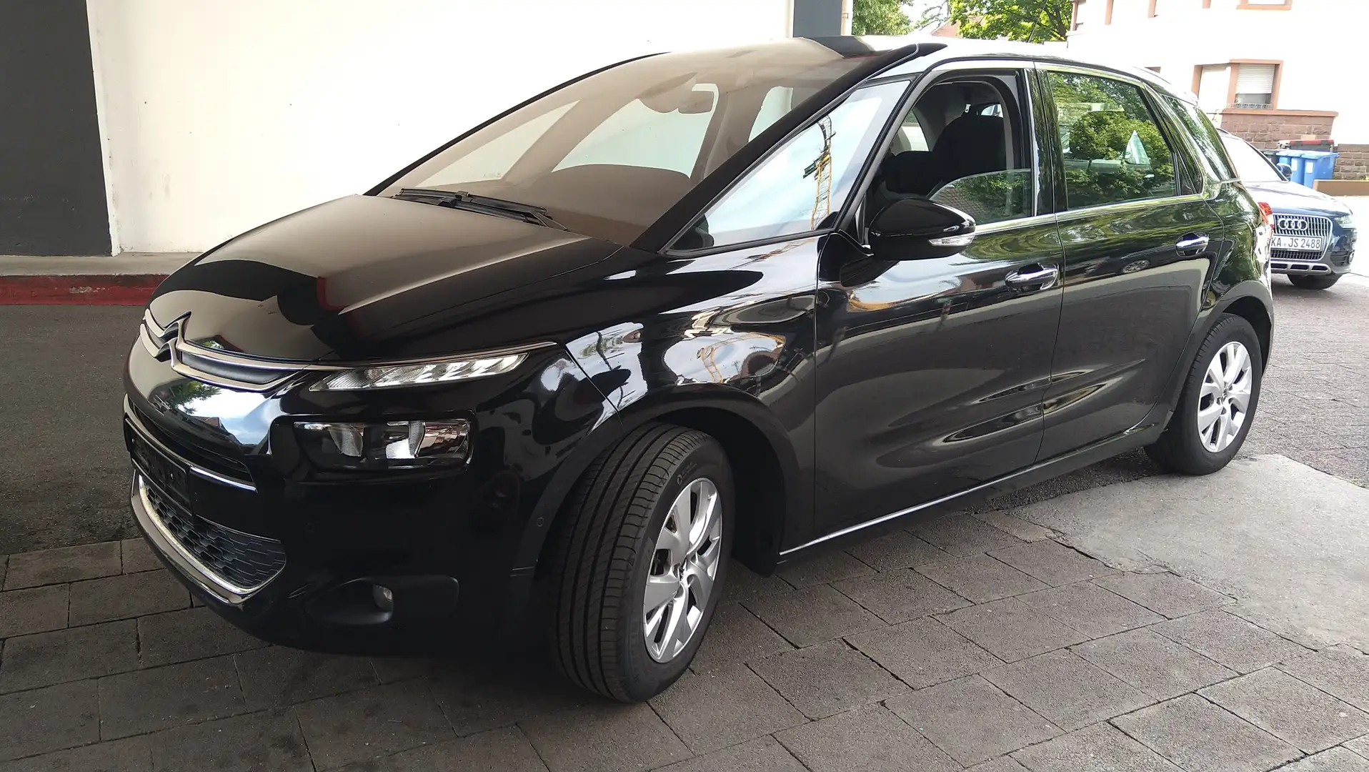 Citroen C4 Picasso 1,6 Schwarz - 1