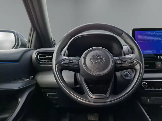 Toyota Yaris view 14
