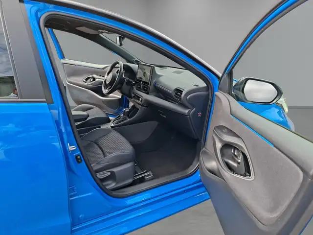 Toyota Yaris view 12