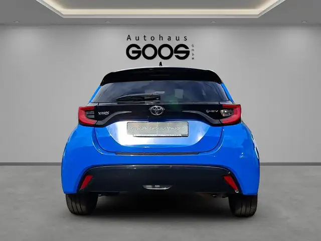 Toyota Yaris view 4