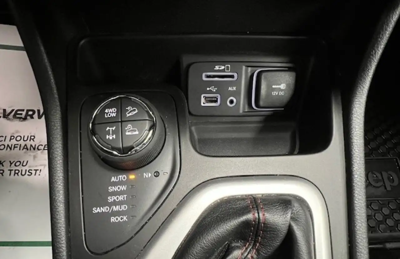 Jeep Cherokee photo Jeep Cherokee