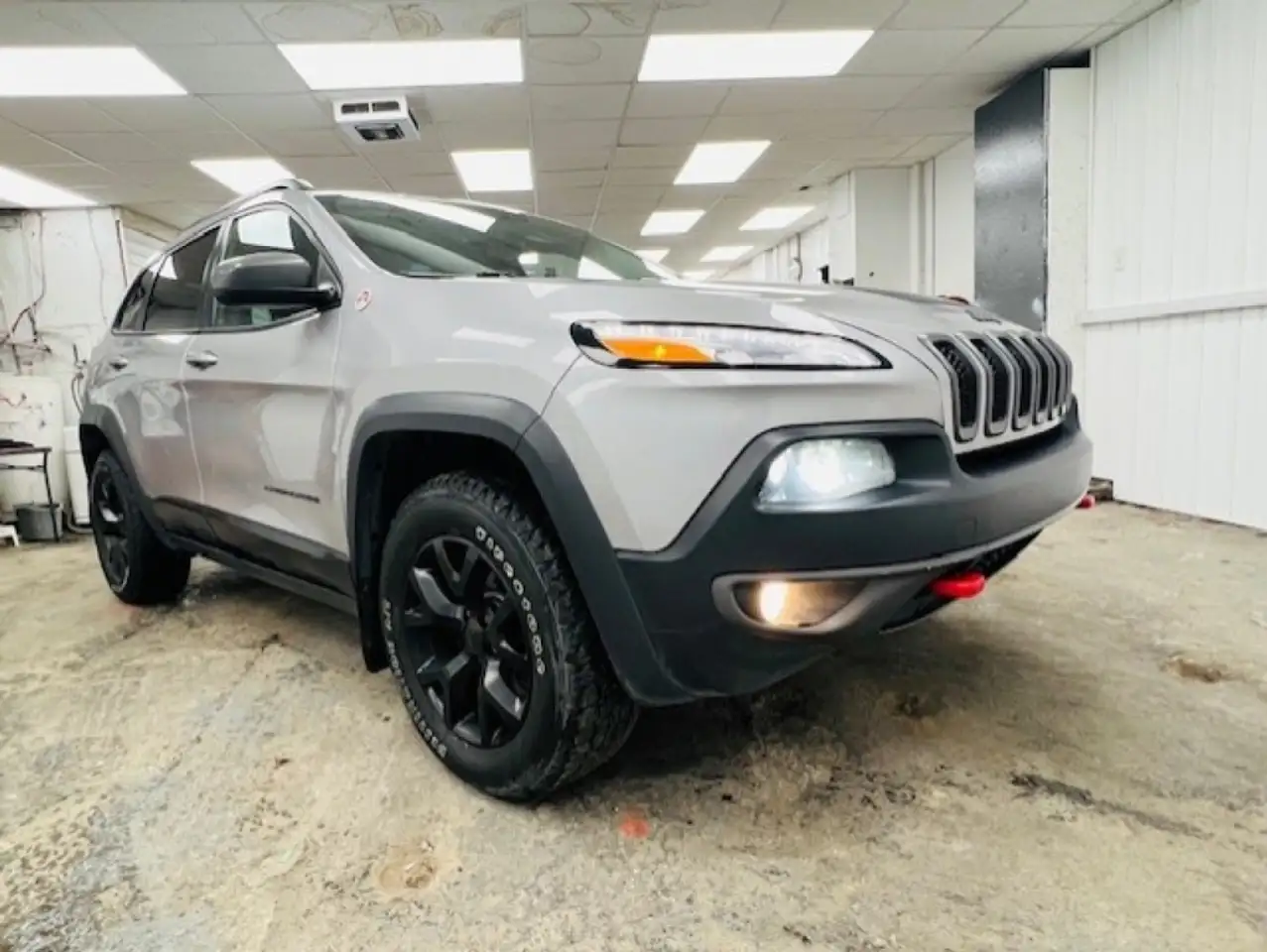 Jeep Cherokee photo Jeep Cherokee