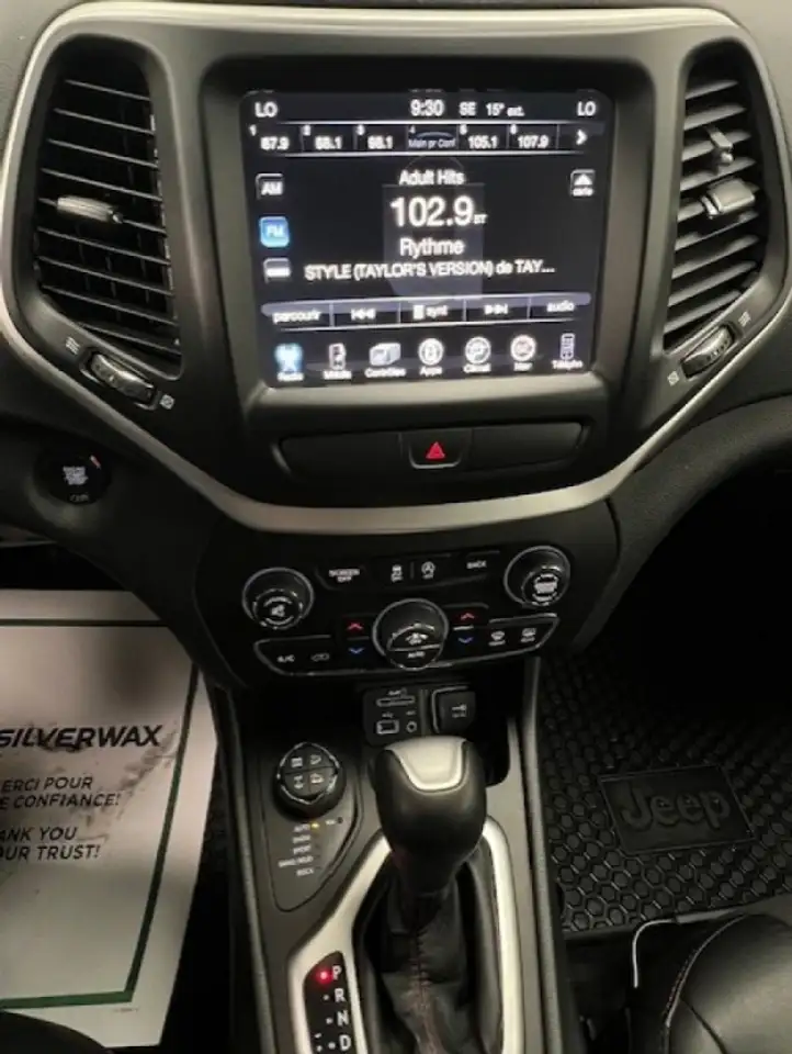 Jeep Cherokee photo Jeep Cherokee