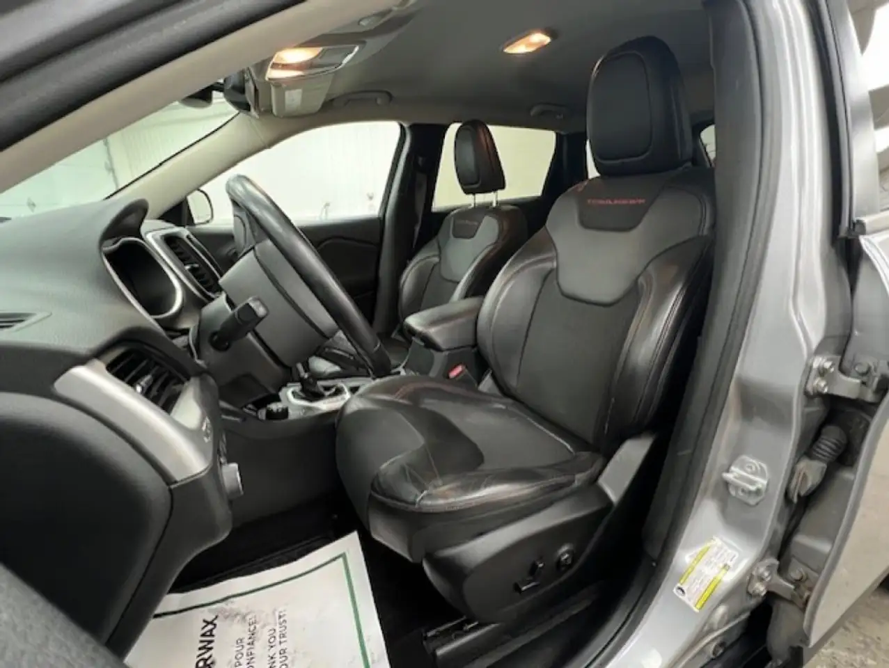 Jeep Cherokee photo Jeep Cherokee
