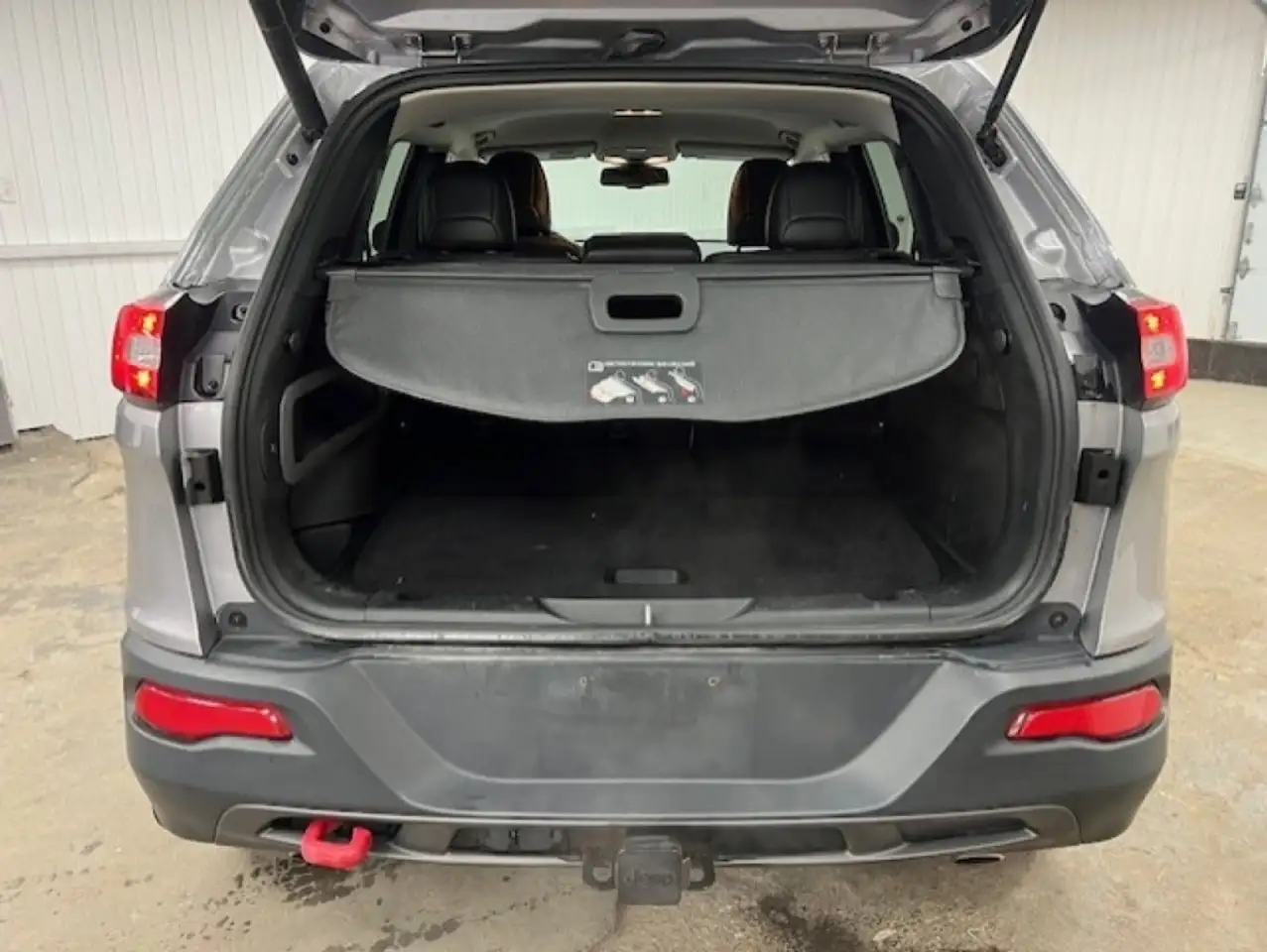 Jeep Cherokee photo Jeep Cherokee