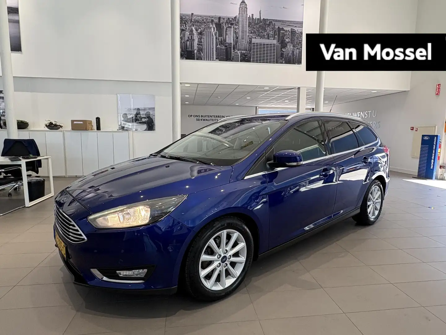 Ford Focus Wagon 1.0 Titanium | cruise control | parkeersenso Blauw - 1
