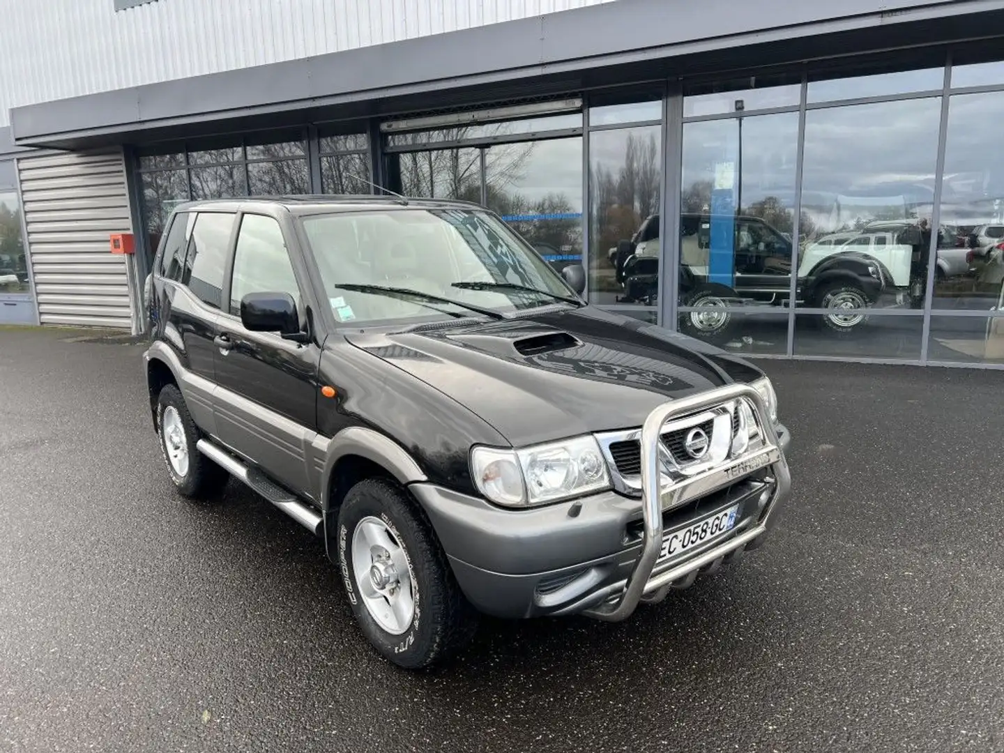 Nissan Terrano 3.0 L DI 154 CV Luxe Nero - 2