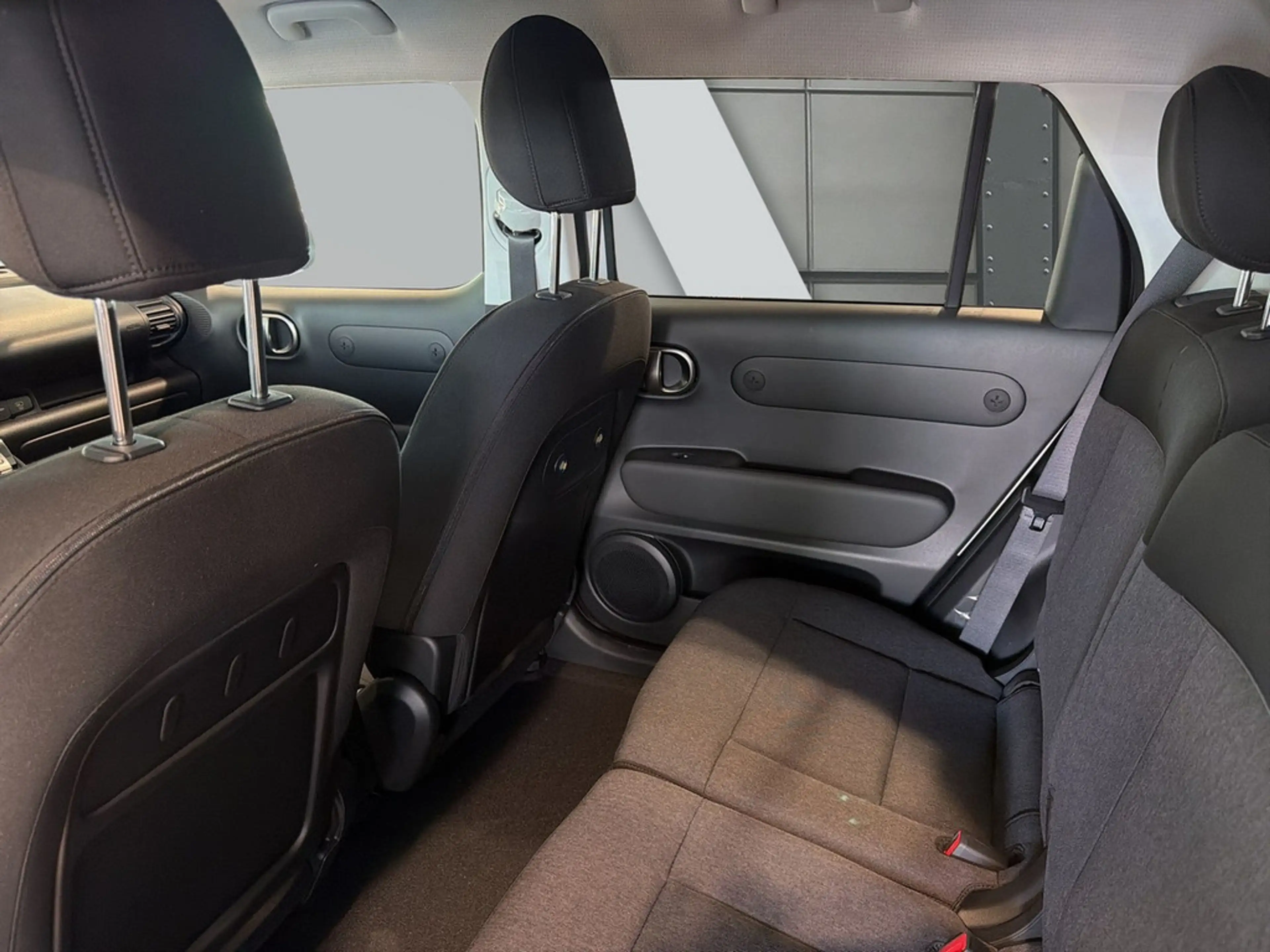 Hyundai Inster 42 kWh TREND *NAVI*R-KAMERA*PDC* — photo 11