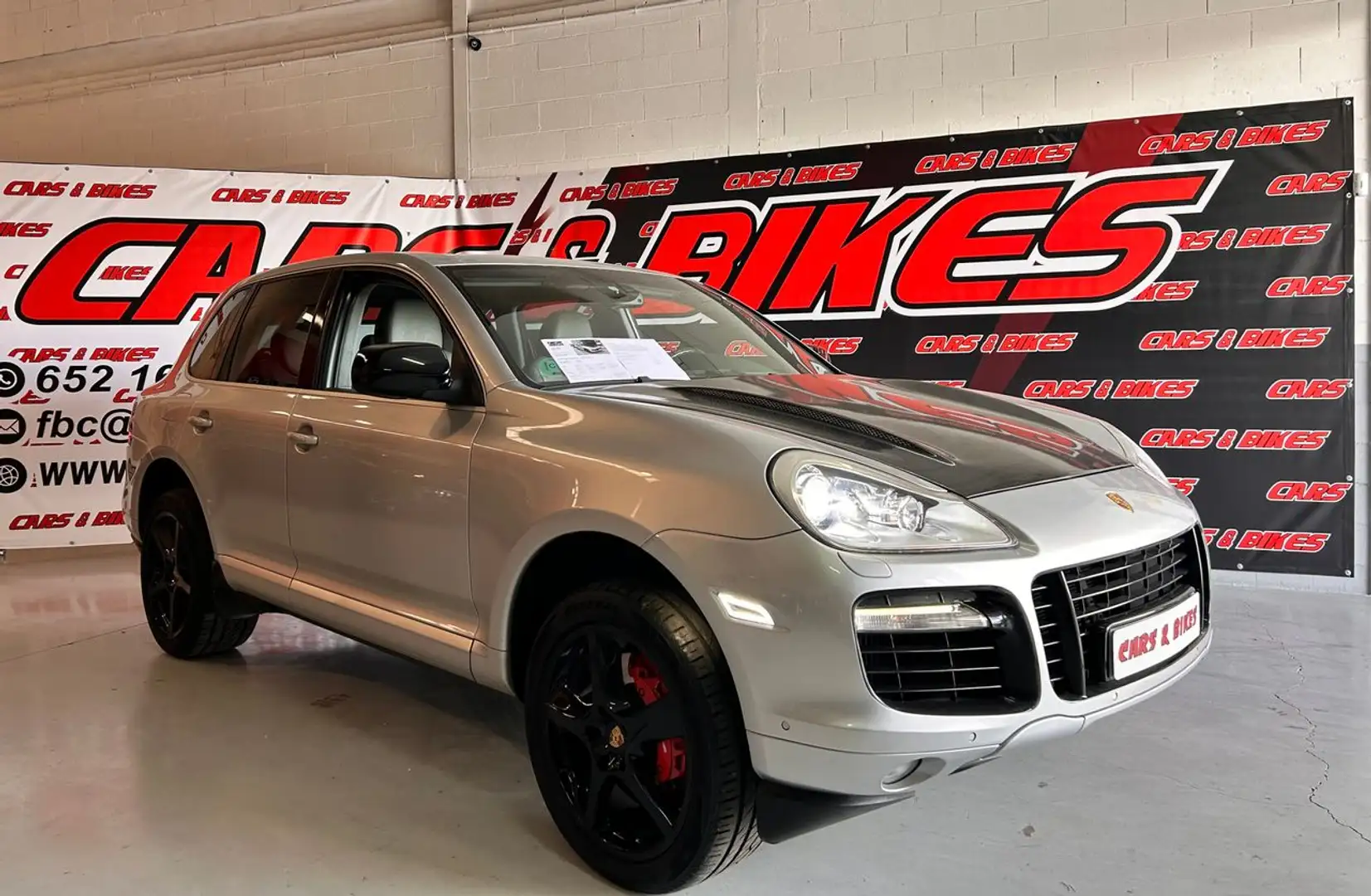 Porsche Cayenne Turbo Aut. Grijs - 1