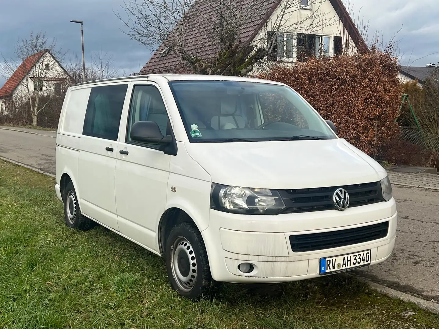 Volkswagen T5 Transporter Wohnmobil Eigenbau Weiß - 2