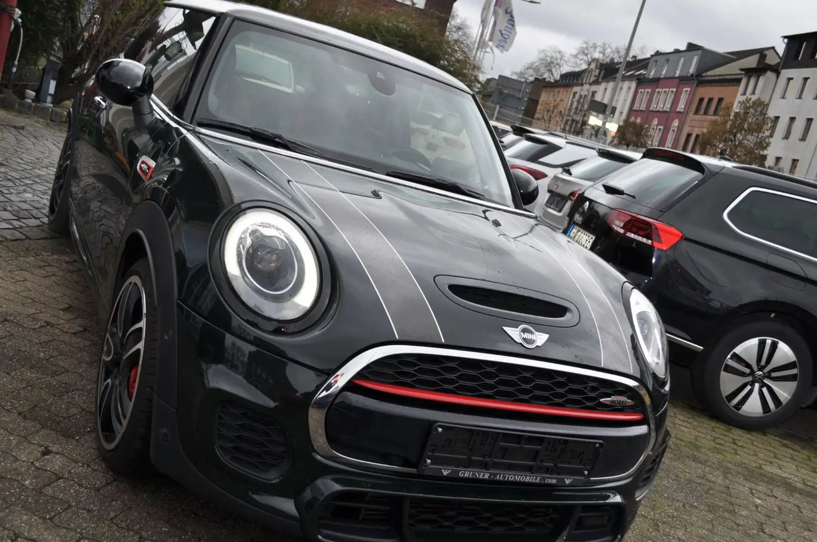 MINI John Cooper Works Vollausstattung JCW Grün - 1