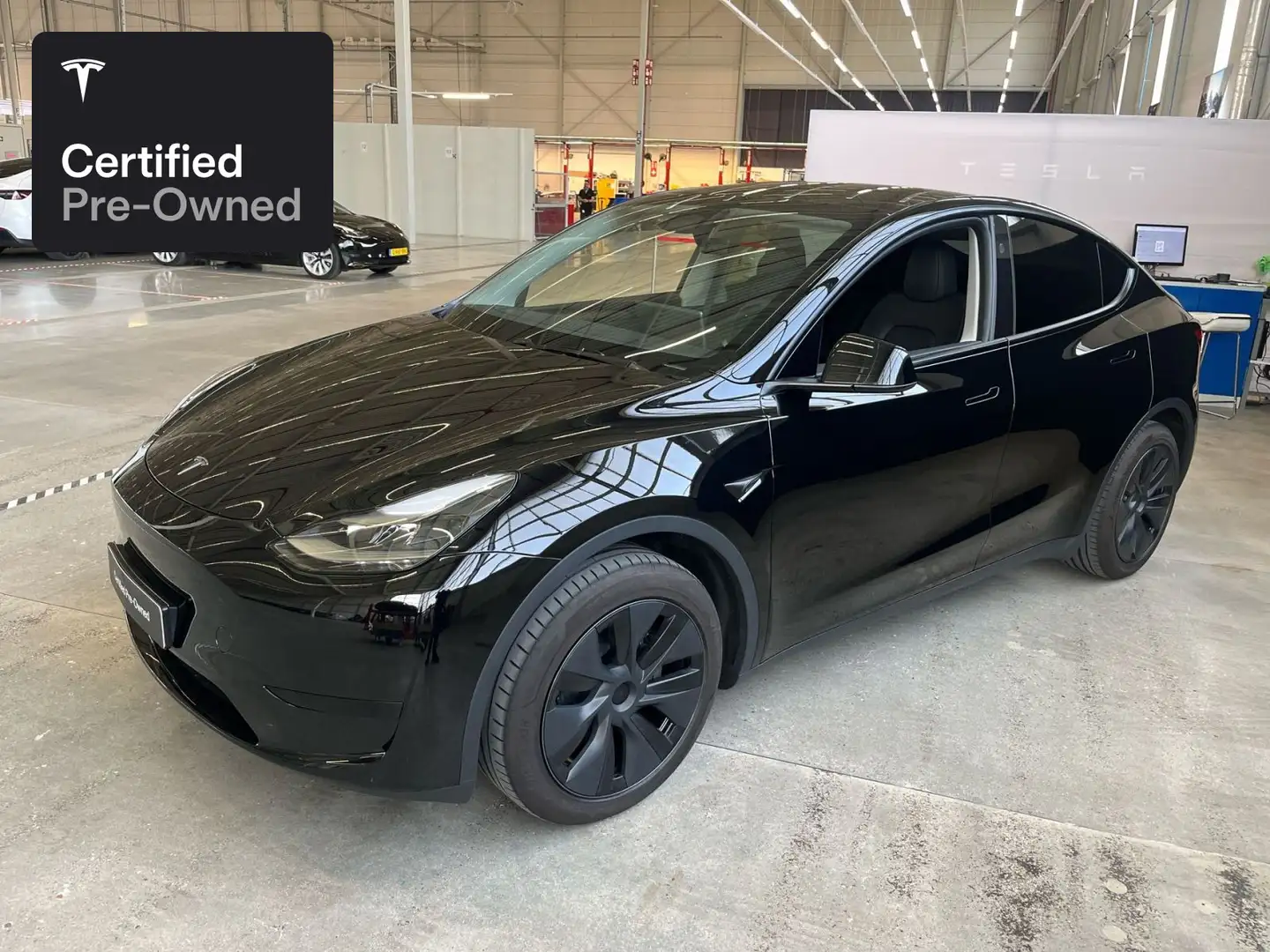 Tesla Model Y Rear-Wheel Drive "Certified Pre-Owned" Noir - 1