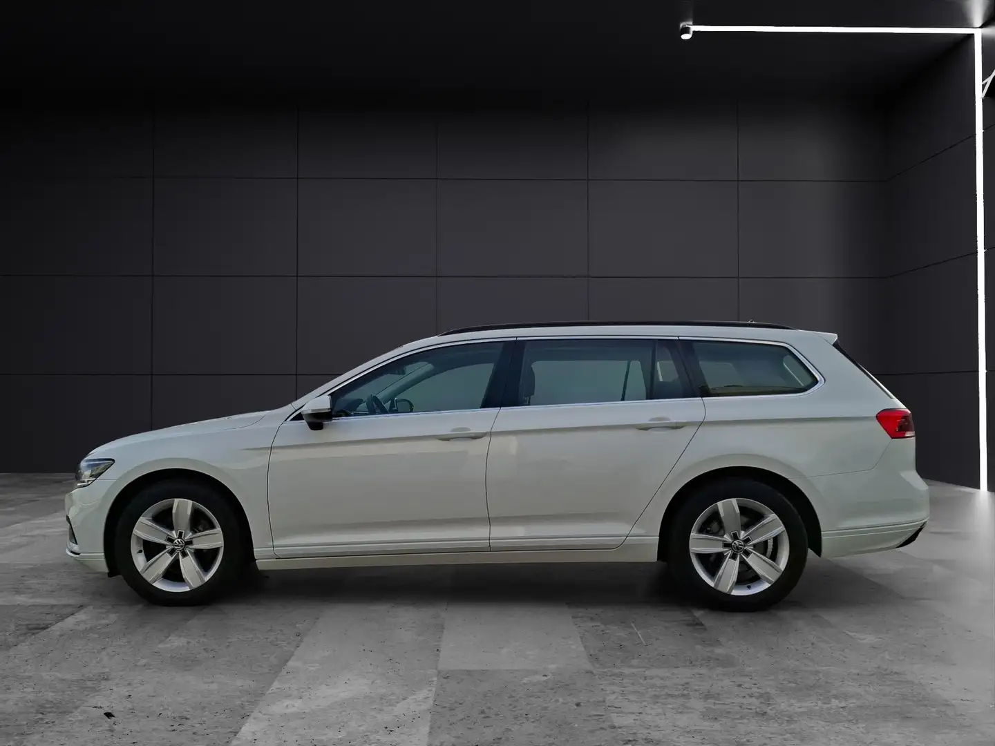 Volkswagen Passat Variant TDI Business DSG Standhzg LED Navi ACC RFK SH Weiß - 2