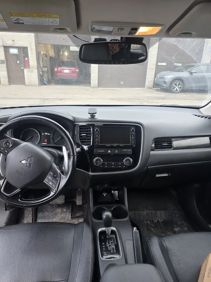 Mitsubishi Outlander снимка Mitsubishi Outlander
