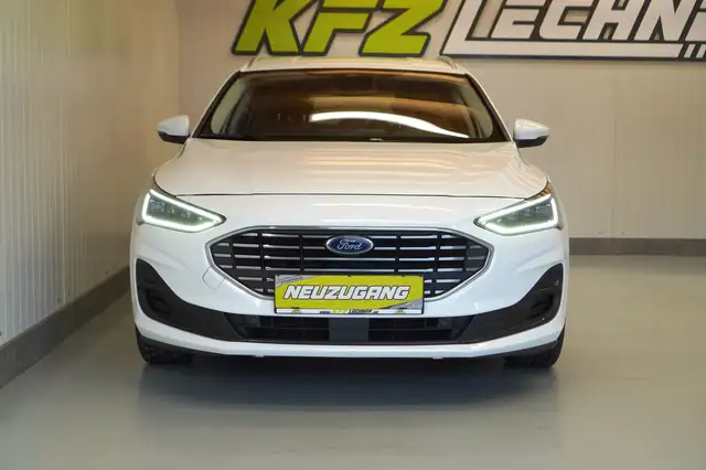 Ford Focus view 9