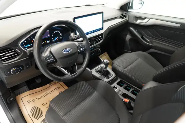 Ford Focus view 13