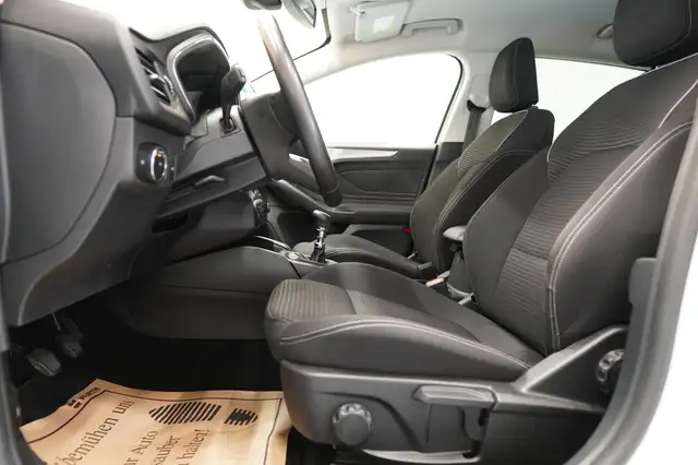 Ford Focus view 15