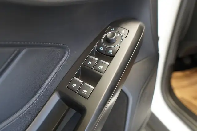Ford Focus view 14