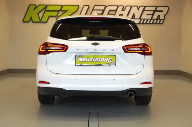 Ford Focus view 5